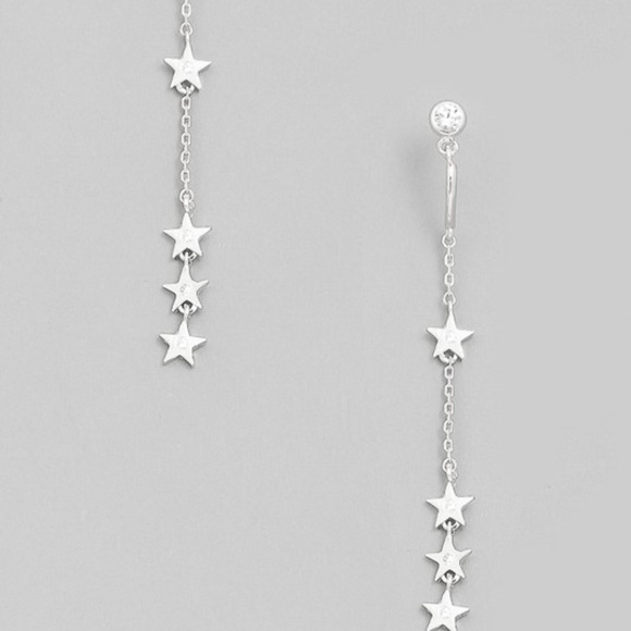Felicias Jewelry - NEW Silver Dangling Star Earrings